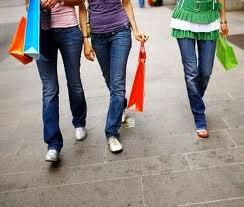 adolecentes comprando 01
